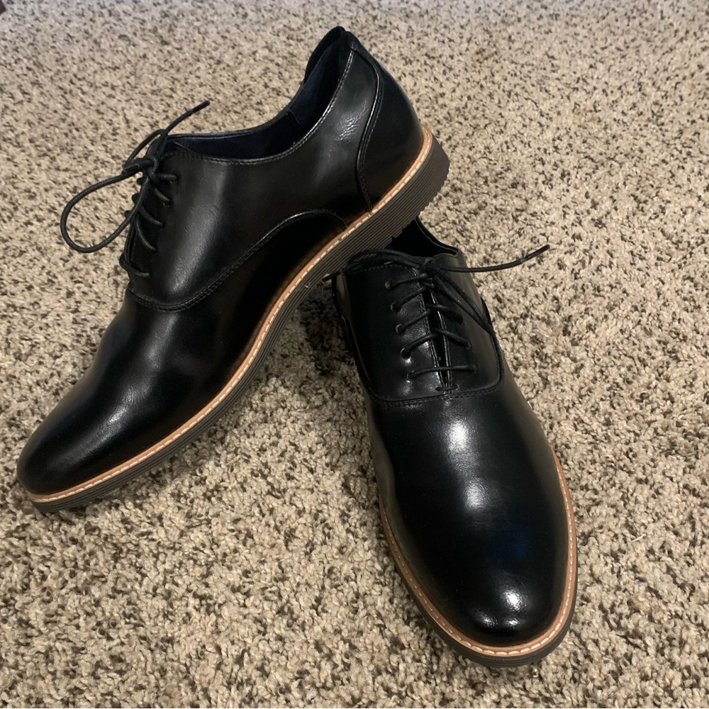 Steve Madden Men’s Nunan Oxfords.